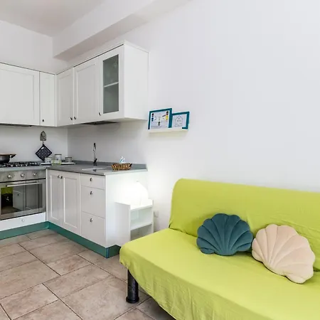 Apartment Dimore Lucalorenzo *